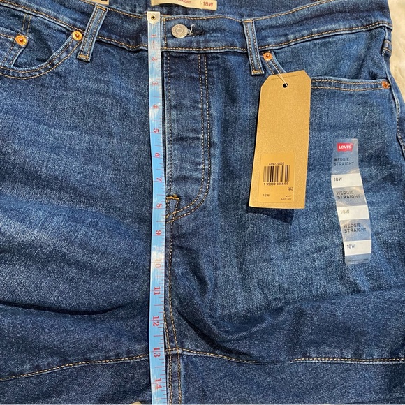 NWT(18W) Levi’s Wedgie Straight High Rise Button Fly Jeans Medium Dark Wash Plus - Picture 9 of 14